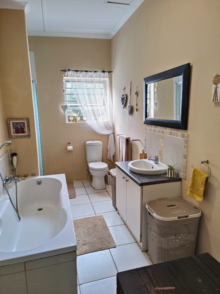 2 Bedroom Property for Sale in Bathurst Eastern Cape